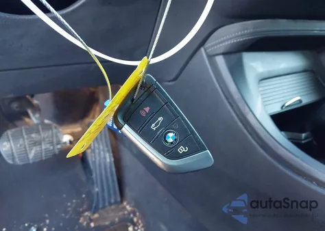 2017 BMW X1 xDrive28I из США, поврежденный, VIN WBXHT3C30H5F86141